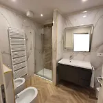 Indipendente 2 5 Posti Letto Pressi Piazza Duomo Appartamento